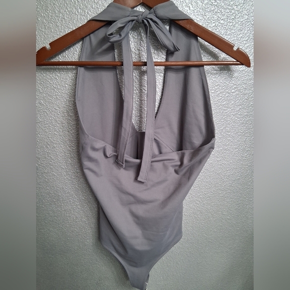 NWT Reo Rea Grey Plunging V Neck Halter Body Suit    Size S - Picture 10 of 12